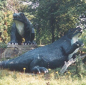 Crystal Palace Iguanodon statutes